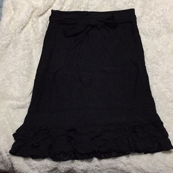 Gorgeous black skirt - Picture 1 of 6